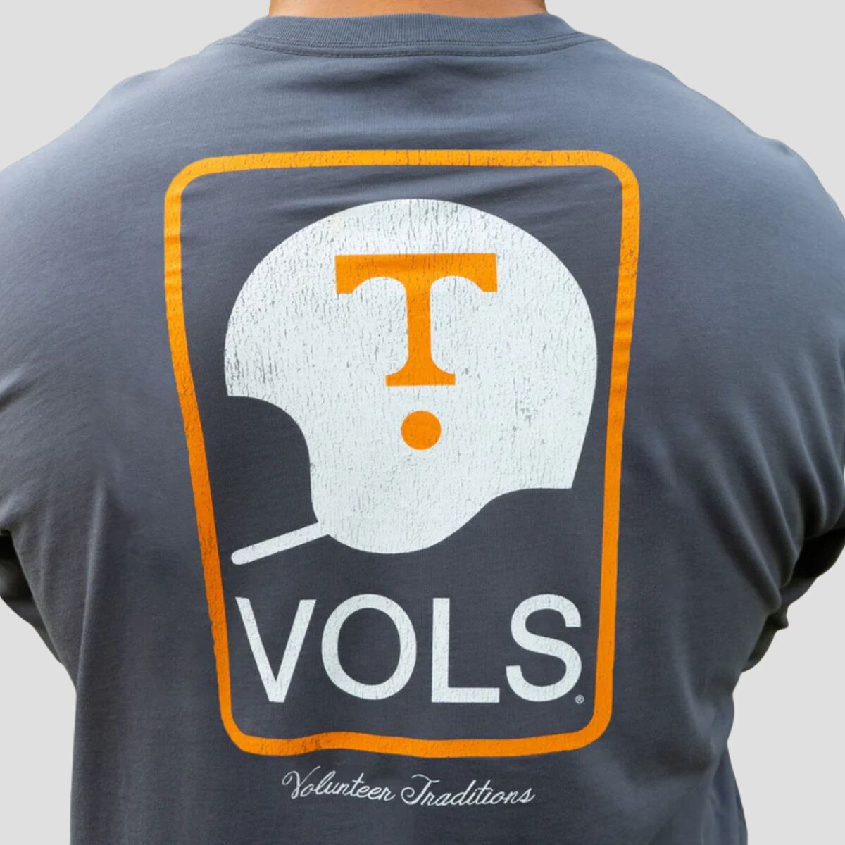 &lt;p&gt; Long sleeve pocket tee featur